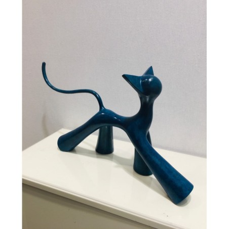 Cha'défile cat sculpture by Lolek