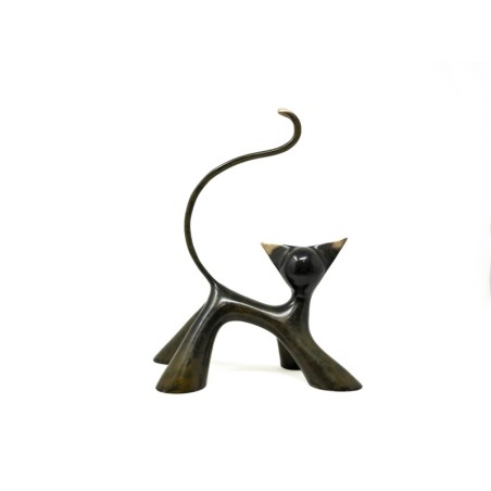 Cha'llenger cat sculpture by Lolek