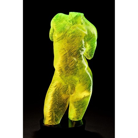 Roberto scupture en acrylique jaune translucide d'un torse masculin nu par l'artiste sculpteur Olivier duhamel