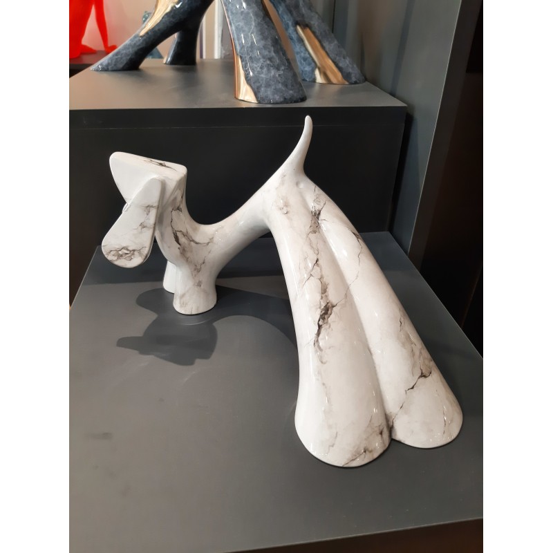 Chien rêveur 3/8 peint marbré par Lolek Sculptures et Volumes