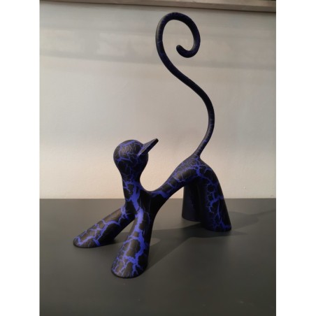 Sculpture de chat en bronze craquelé bleu fluo et noir par l'artiste sculpteur Lolek