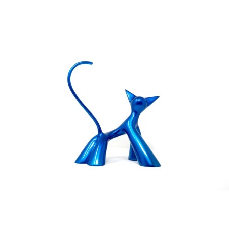 La bobine, sculpture de chat espiègle en résine bleue