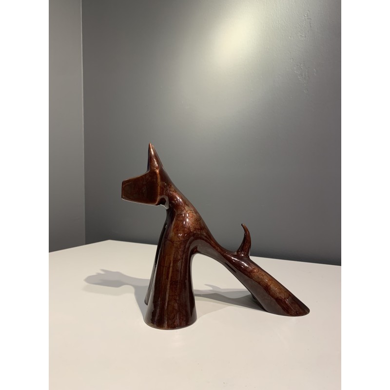 Sculpture de chien en bronze, marbre rouge vernis brillant de l'artiste lolek