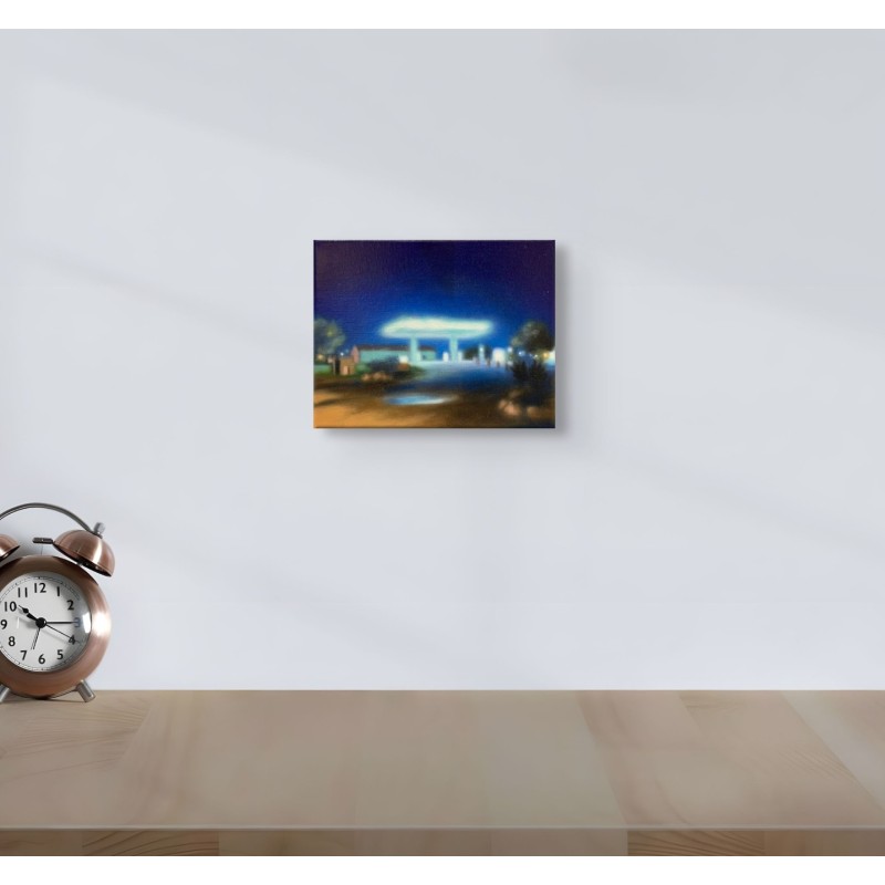 Œuvre nocturne urbaine de Laëtitia Giraud, avec lumières, reflets bleus de la ville.