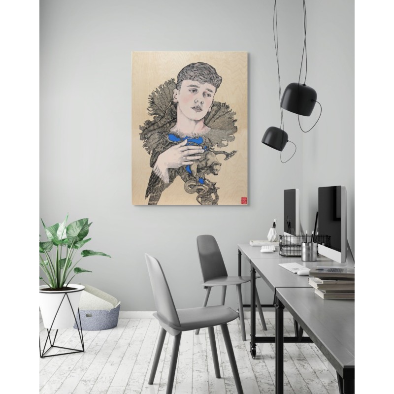 Œuvre de l'artiste Elia Pagliarino du mythe d’Actéon et la fusion homme-animal sur bois de bouleau, sur un mur blanc