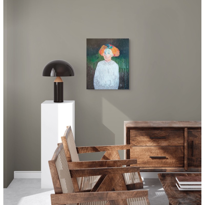 Peinture de femme par l’artiste cécile duchêne-malissin, chevelure rousse, fond légèrement vert.