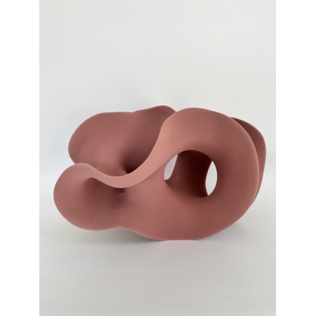 céramique de l'artiste liliane demeester, vieux rose, aux formes organiques en mouvement.