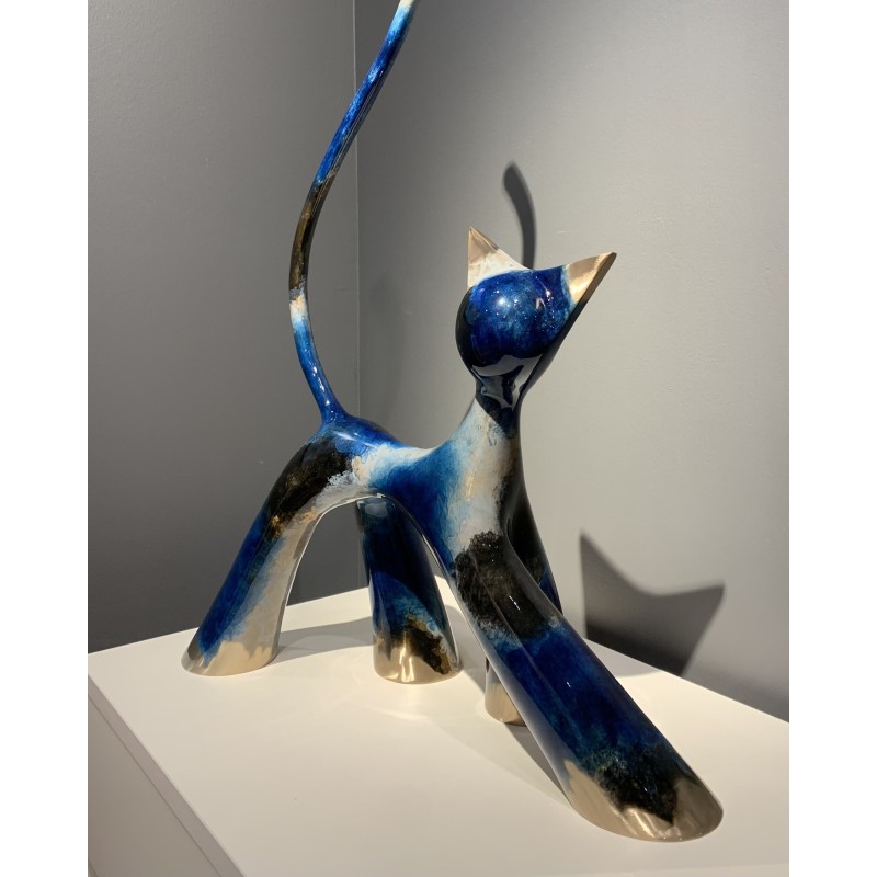Sculpture de chat en bronze noir, bleu et gris de l'artiste lolek