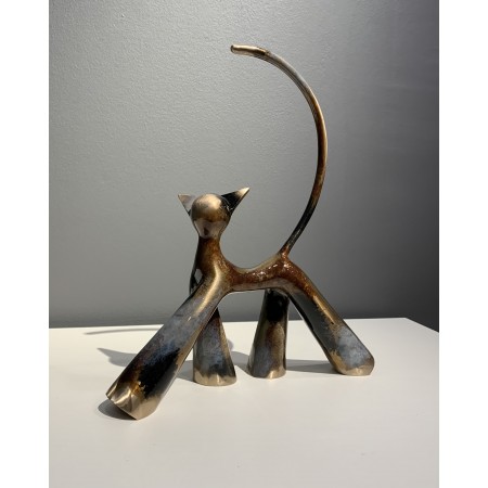 Sculpture de chat en bronze noir, brun et gris.