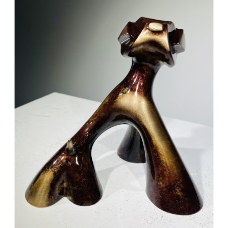 Chien en bronze par LOLEK, minimaliste et élégant, patine marron rouge brossé.