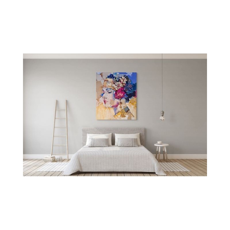 Composition mystérieuse et vibrante, visage éclaté et couleurs dynamiques, signée Carme Magem sur mur blanc.