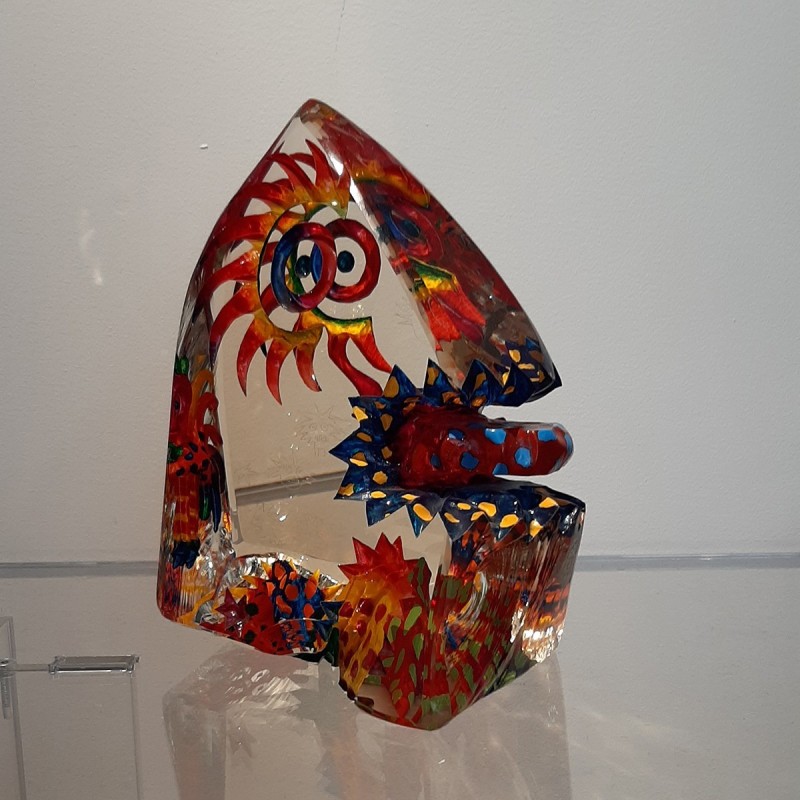 Imaginaire III vue de trois-quart de la sculpture pièce unique en verre contemporain par l'artiste verrier