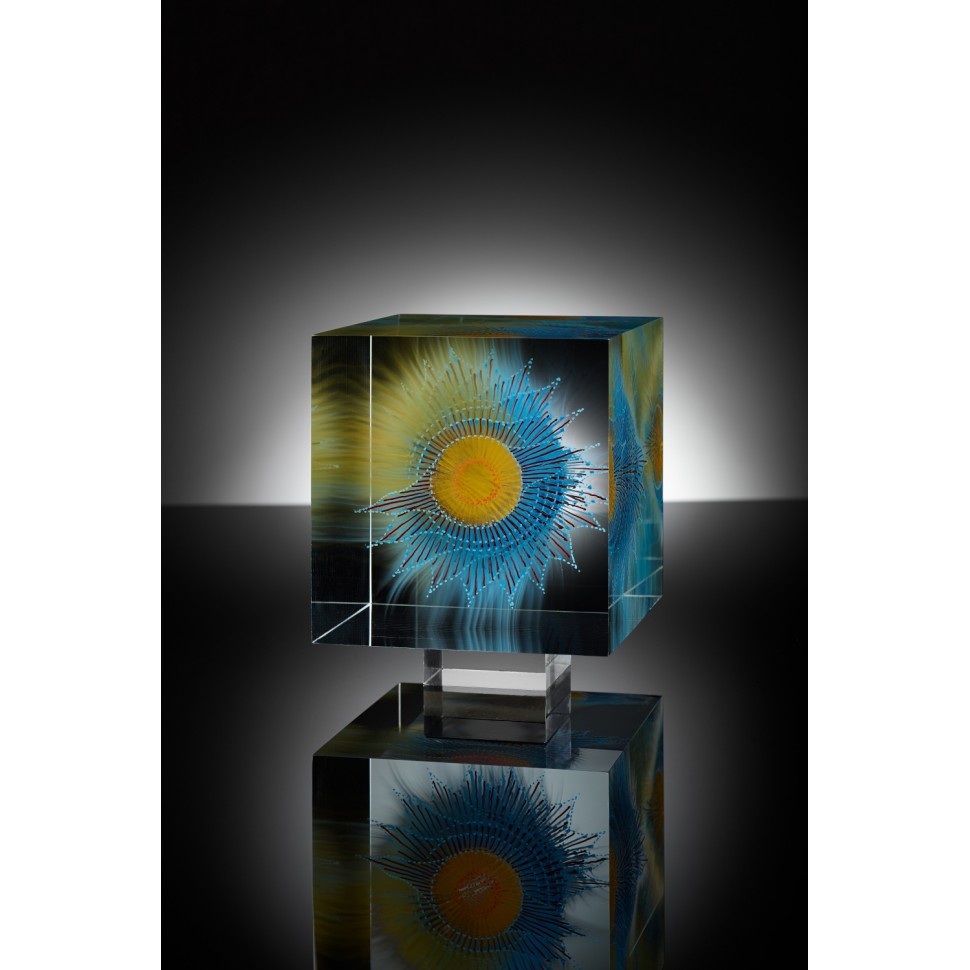 Sculpture de cube bicolore en verre contemporain par l'artiste verrier Wilfried Grootens