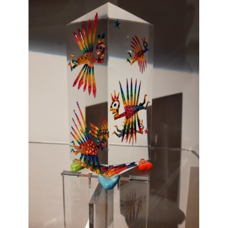 Geometrische Glasskulptur mit imaginären Tieren des Glaskünstlers Czeslaw Zuber