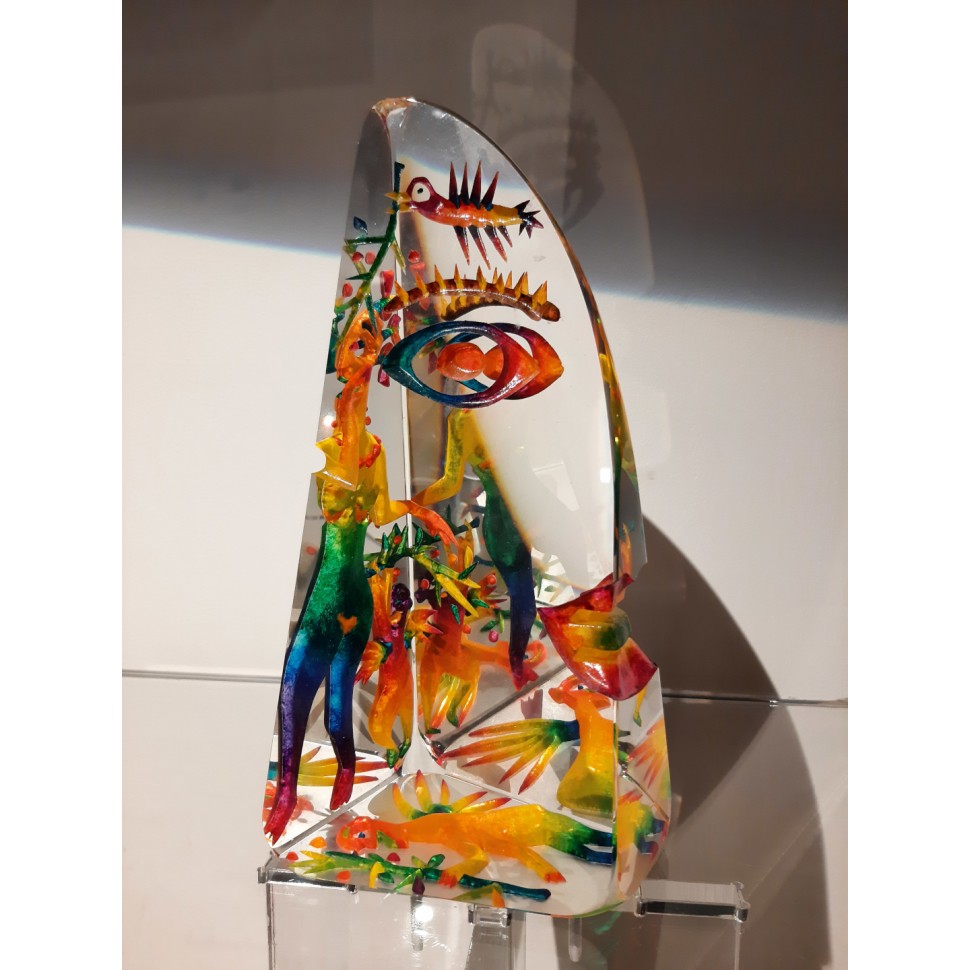 Escultura de vidrio e inclusiones de color del artista del vidrio Czeslaw Zuber